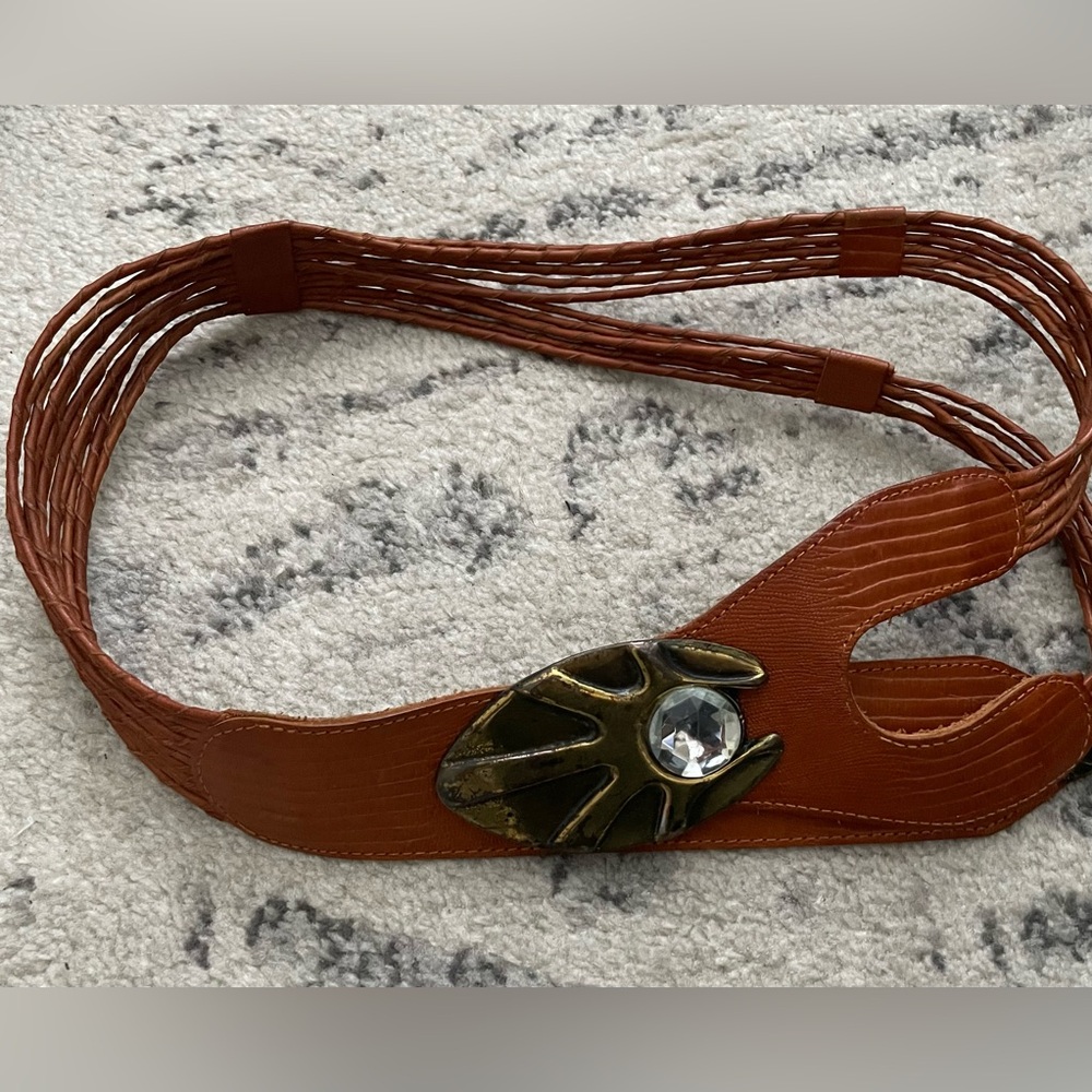 Vintage Elegant Brown Woven Leather Women's Belt with Decorative Buckle